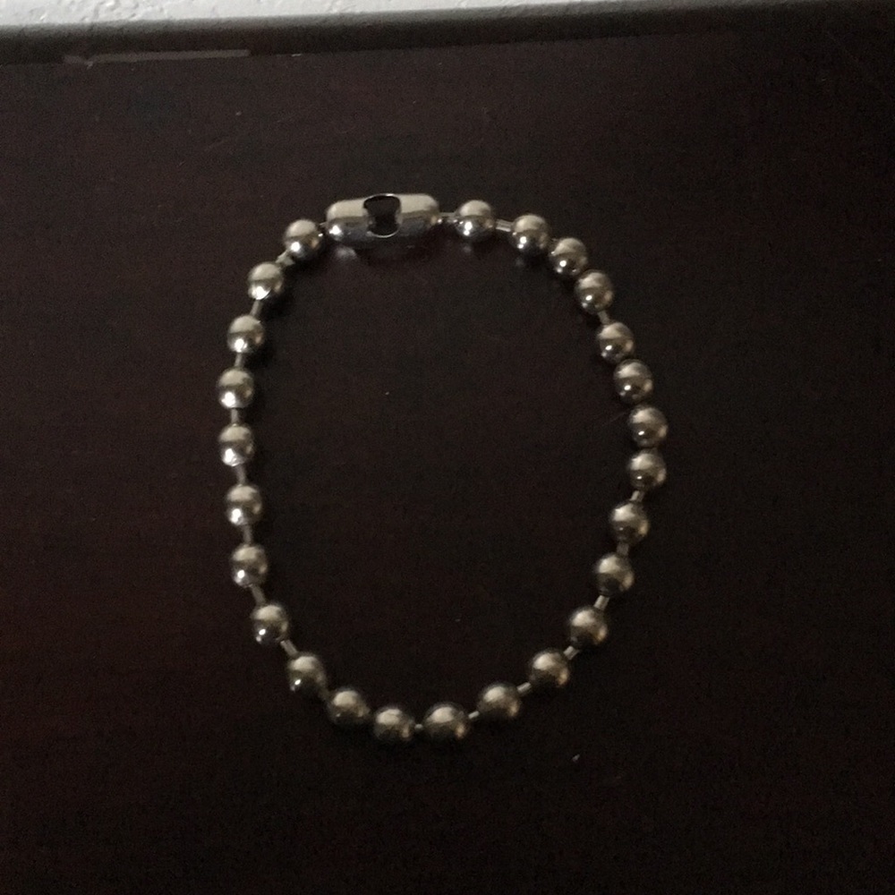 Silver ball necklace
